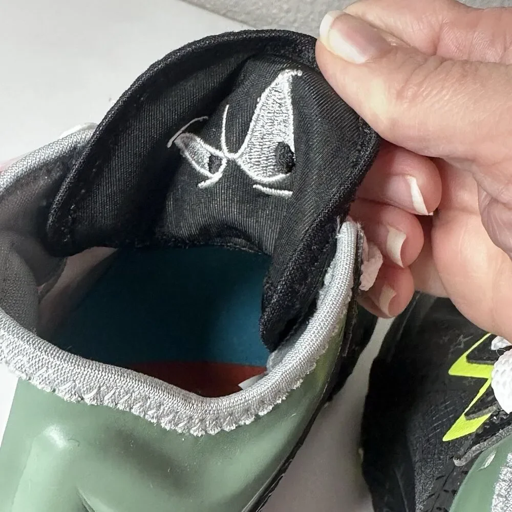 Nike LeBron React 18 Bugs vs Marvin Light Smoke Grey Brand New Boys 5
